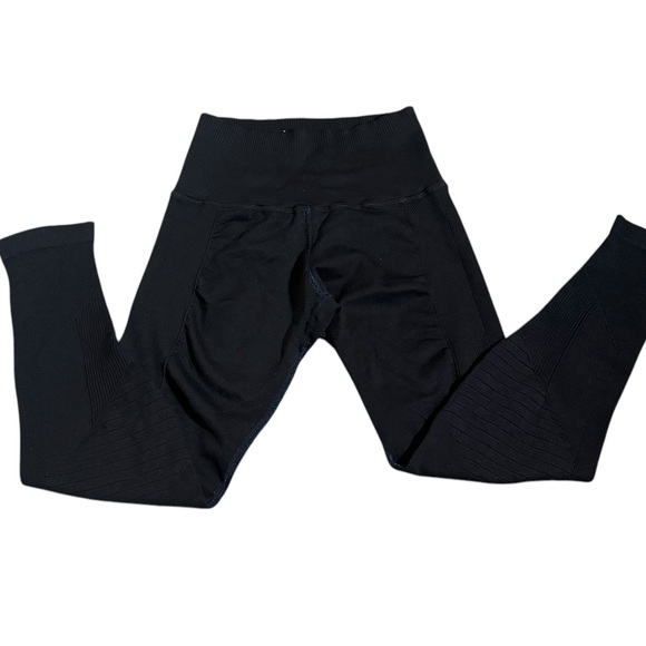 Free People Movement Black Athletic Leggings with Ribbed Texture Womens Size XS - Picture 3 of 9